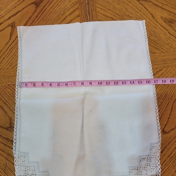 Bundle of Miscellaneous Vintage Linens & Lace - Picture 7 of 12